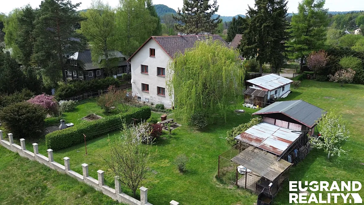 Prodej rodinného domu 350 m², pozemek 1184 m²